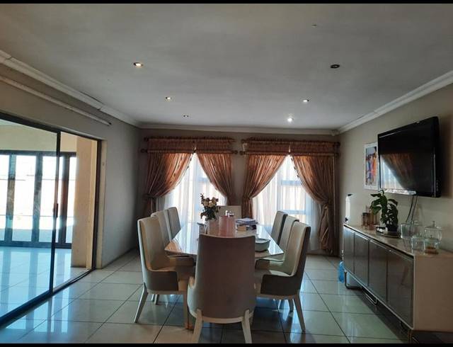3 BEDROOM HOUSE FOR SALE IN VANDERBIJLPARK SE 8